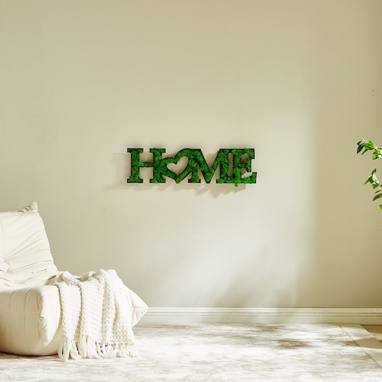 "HOME" Letter Art Moss Wall Hanging - Eco-Friendly, Sturdy Iron Frame, Whimsical Heart Design - Natural Green Decor for Home & Office