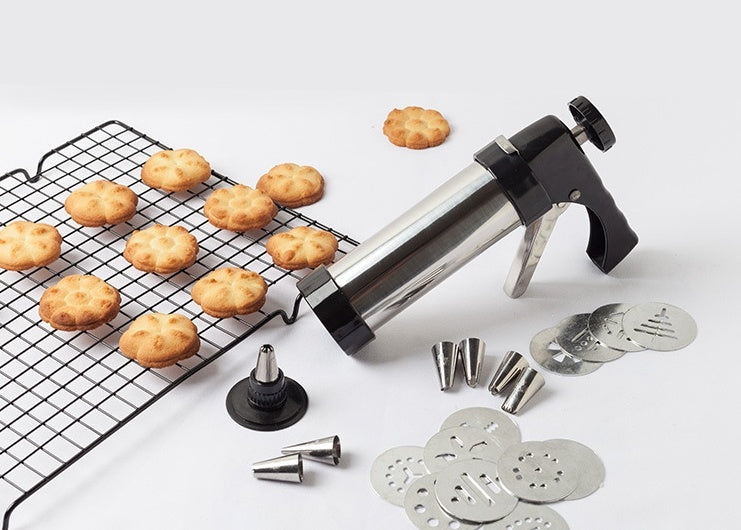 Stainless Steel Cookie Press with Icing Set – 13 Molds & 8 Nozzles for Baking Cookies and Cake Decoration