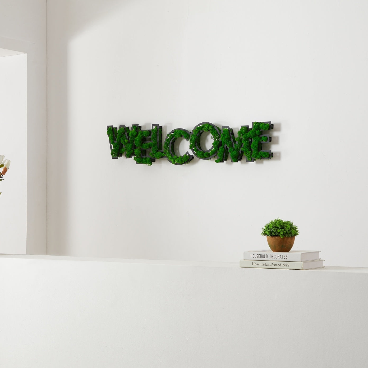 "WELCOME" Letter Art Moss Wall Decoration - Eco-Friendly, Low Maintenance, Wrought Iron Frame - Unique, Dynamic Green Home Decor